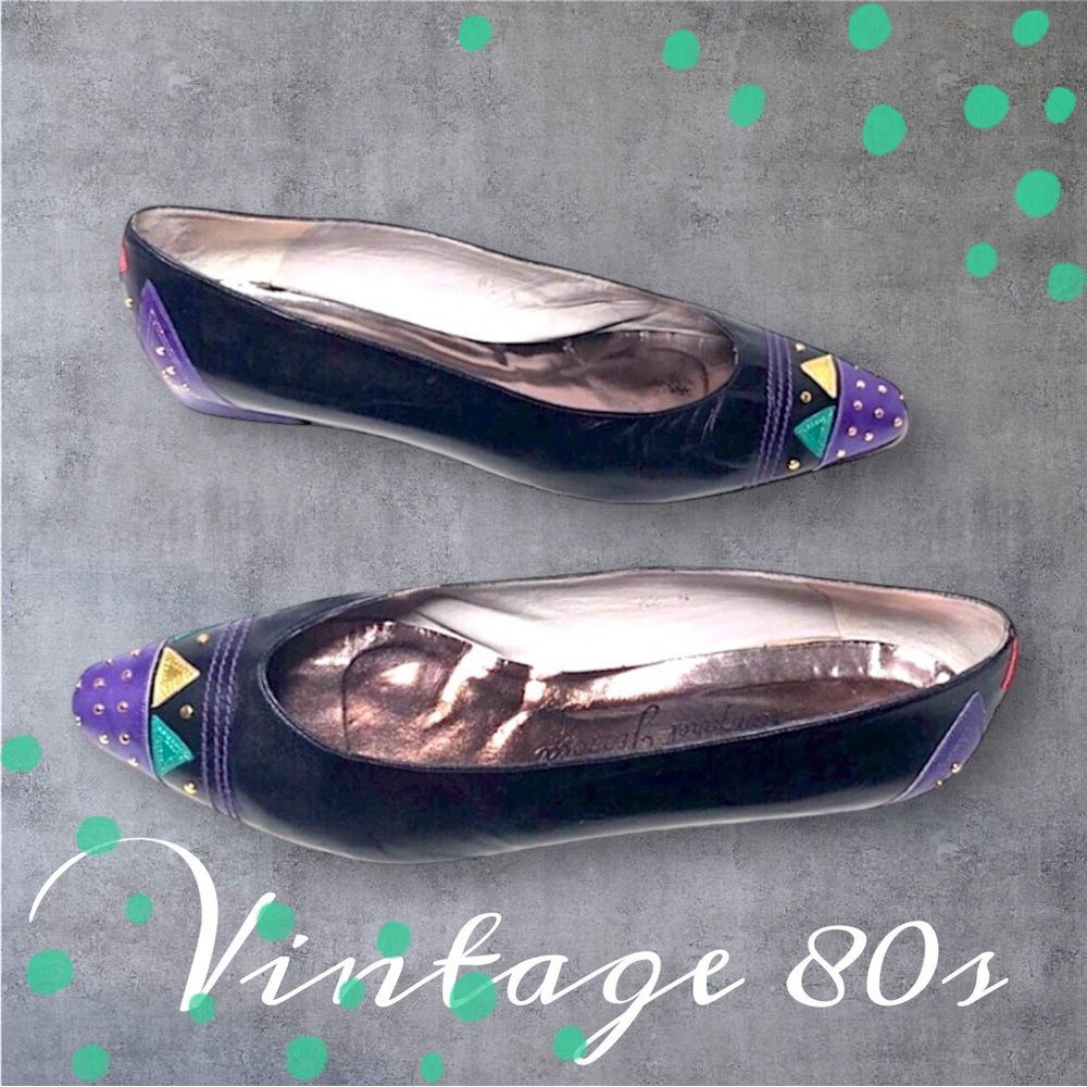 MARGARET JERROLD Vintage black pumps with Red Green Gold Accents & Gold Studs 9 - Picture 8 of 8